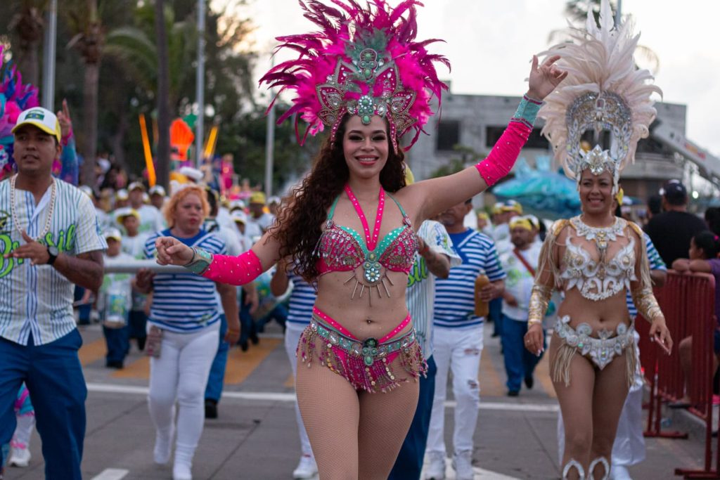 Redituable que carnaval de Veracruz 2024 se celebre en verano