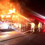 Ardió Tráiler en la Autopista de Acayucan