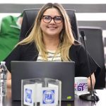 Resbalón Político